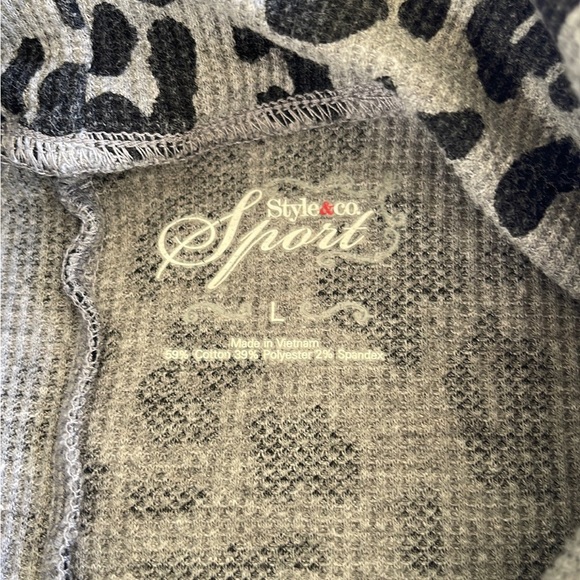 Style & Co Sport 3/4 length sleeve pullover with cowl neckline. Size large - Picture 5 of 5